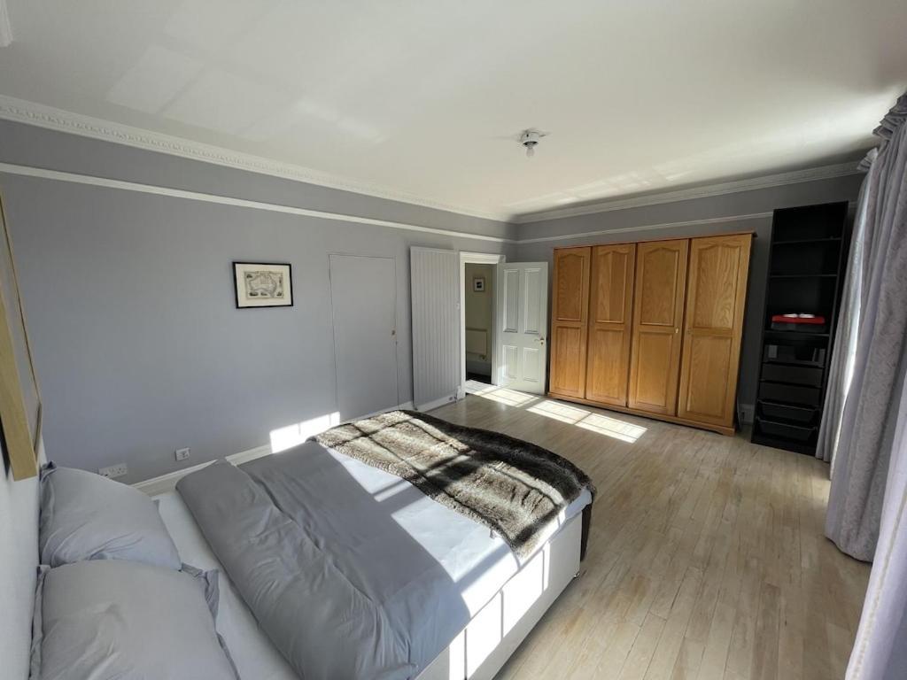 Beautiful 5-bedroom Townhouse