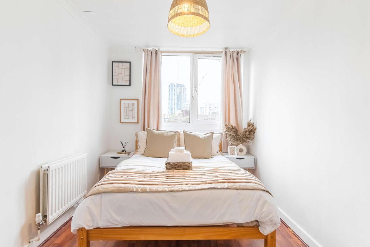 3 Bed Newal Apartment London