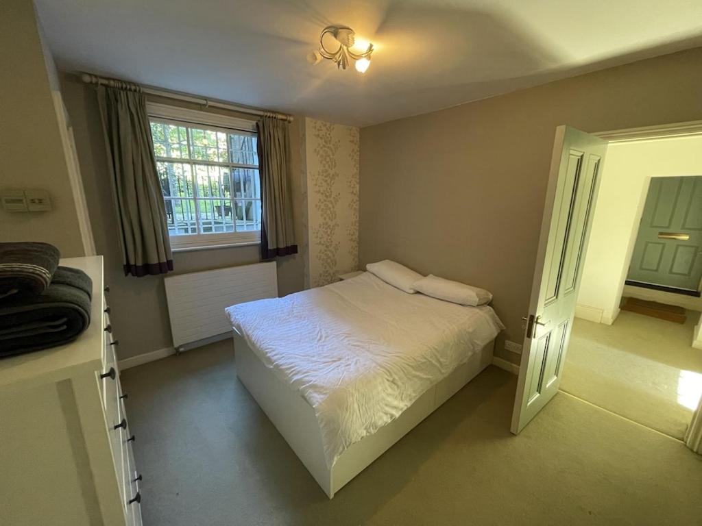 Beautiful 5-bedroom Townhouse Apartment London