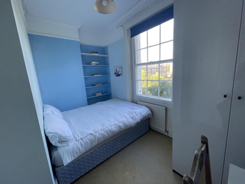 Beautiful 5-bedroom Townhouse *