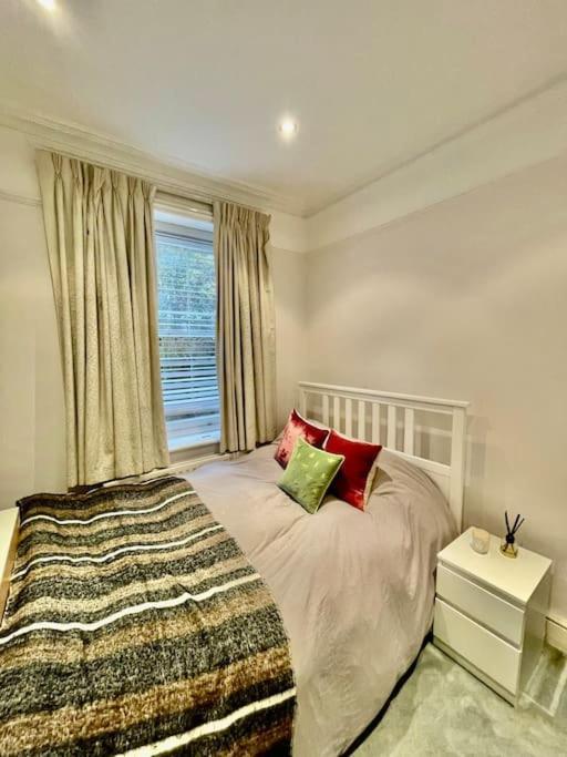 Spacious Flat With Huge Patio In Central * London