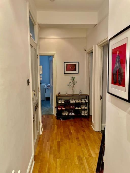 Apartment Spacious Flat With Huge Patio In Central *