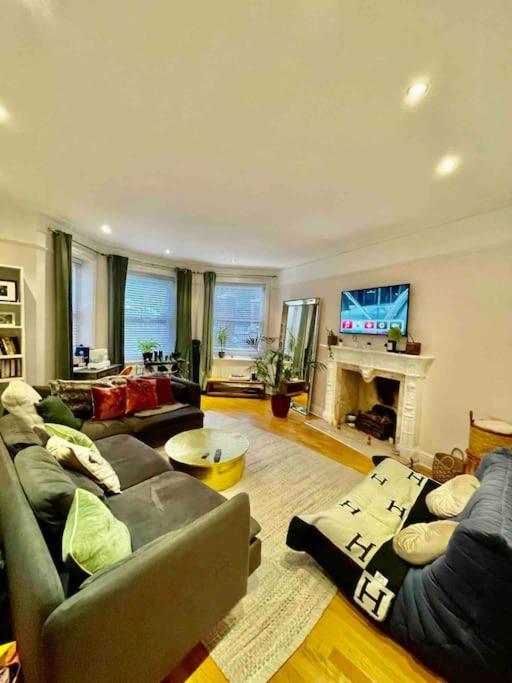 Spacious Flat With Huge Patio In Central London