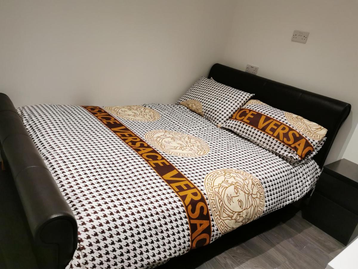 Apartamento Studio Self Contained Double Bedroom Londres