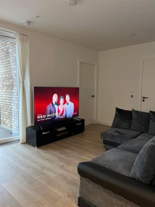 Luxurious High Spec 1 Bedroom Appartement