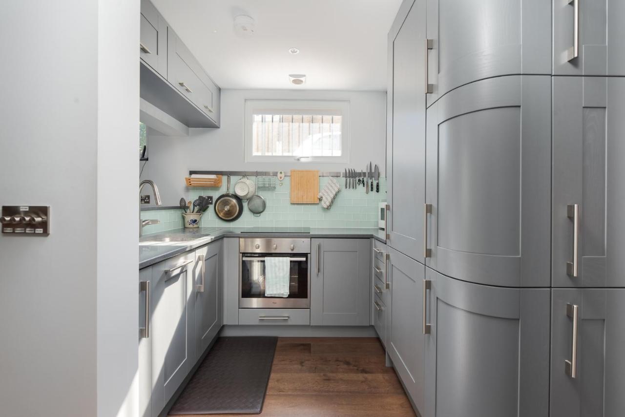 Apartment Attractive With Private Patio In Fashionable Fulham By Underthedoormat