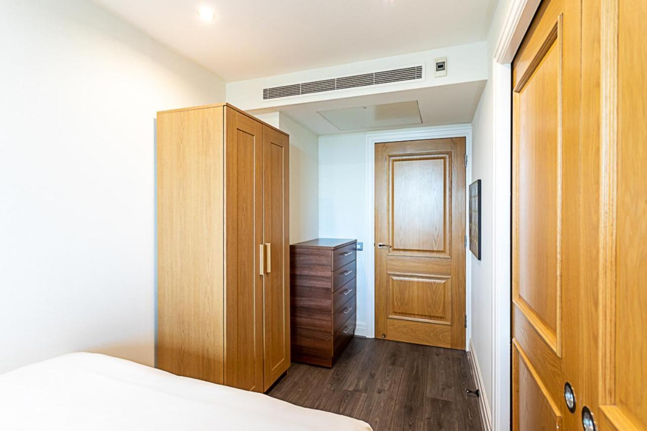 Convenient Urban Pad In Paddington Apartment *