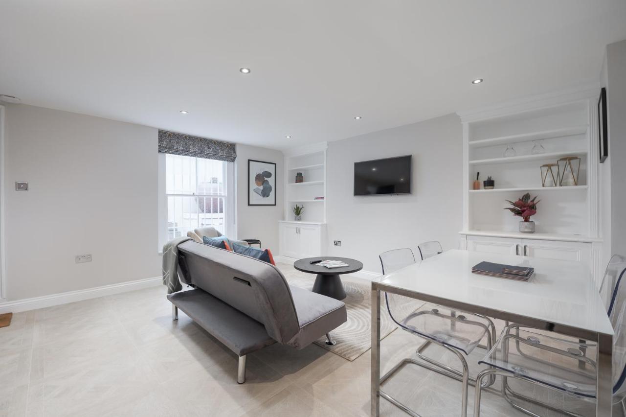 Apartment Clarendon Rd By Capital London
