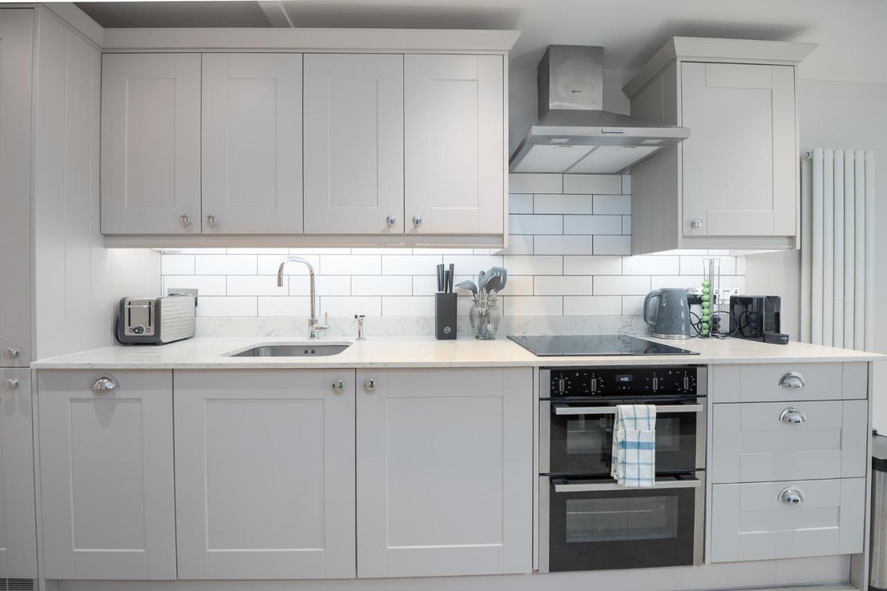 Clarendon Rd By Capital Apartment