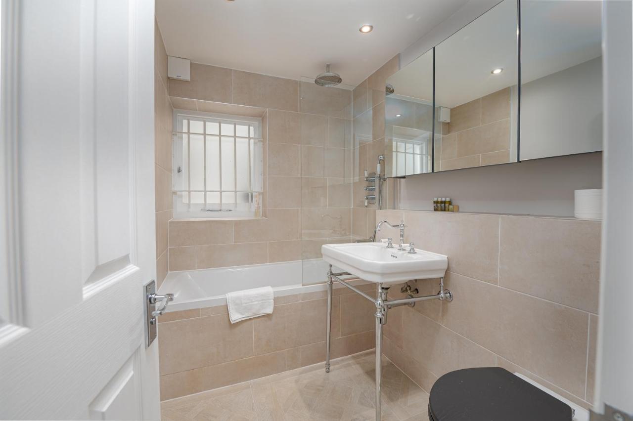 Clarendon Rd By Capital London