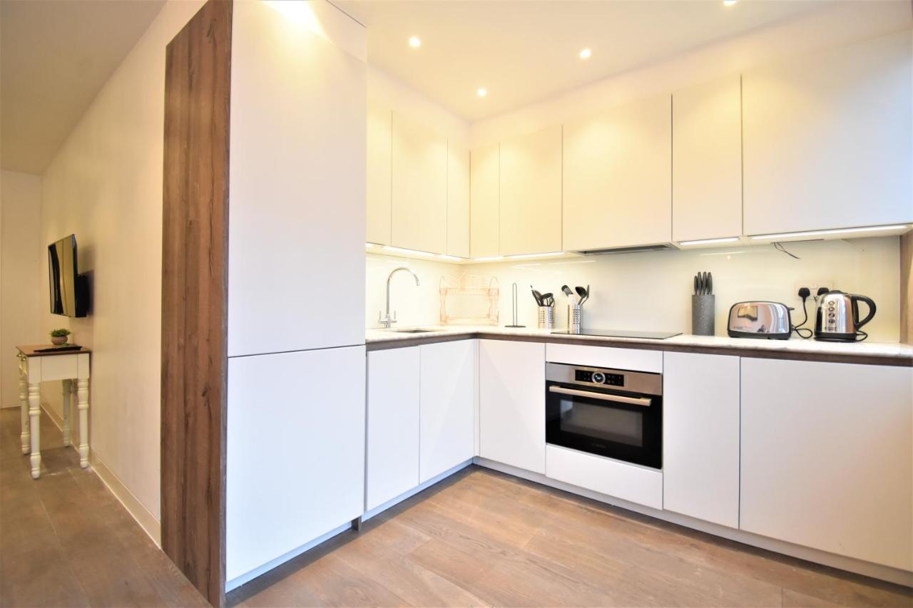 Apartment Stunning Apartment, Shirland Mews