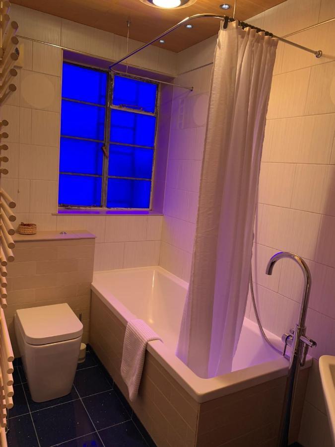 Beautiful Quality In Camden Town Apartment London