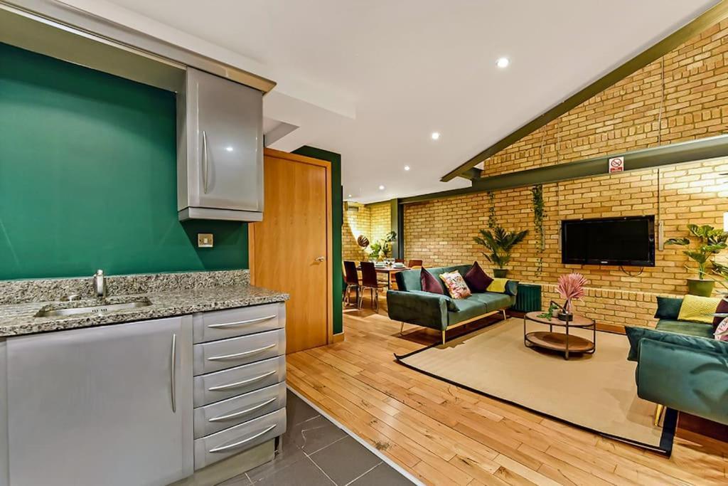 Apartamento Spacious 2 Bed Urban Jungle Flat,