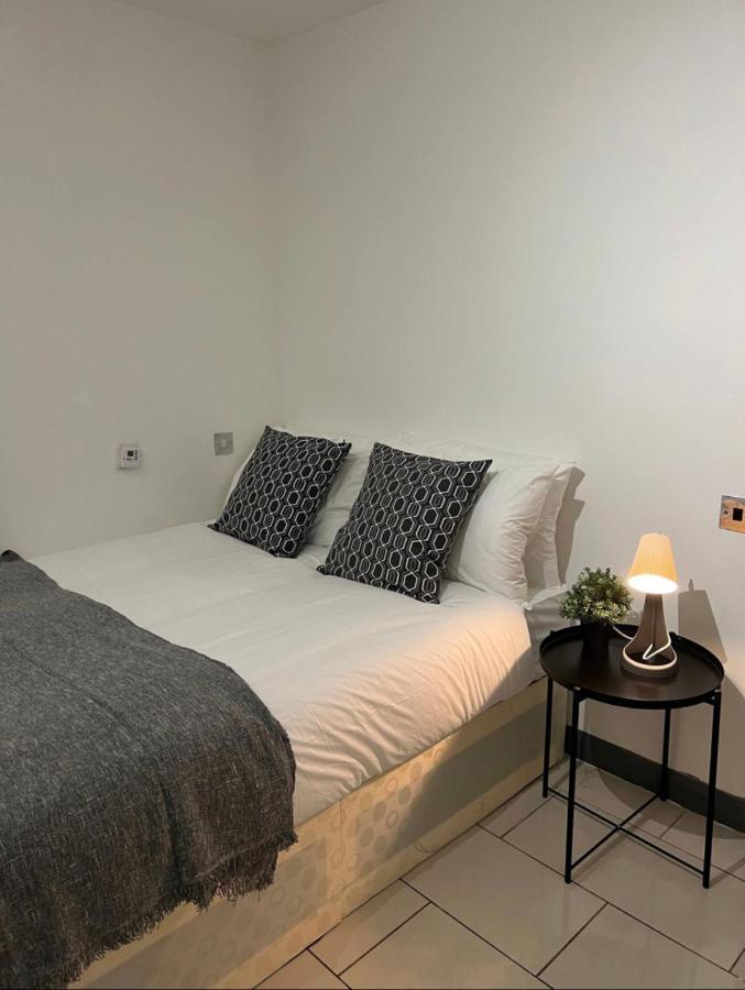 Apartment New Build 5 Bedroom In Hackney. Central