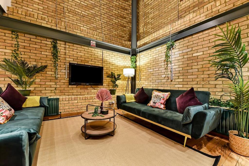 Apartamento Spacious 2 Bed Urban Jungle Flat, Londres