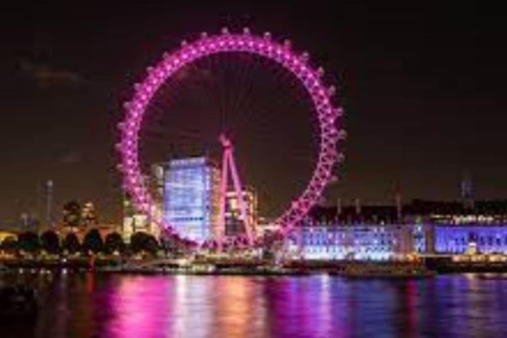 Spacious 2 Bed Urban Jungle Flat, Londres