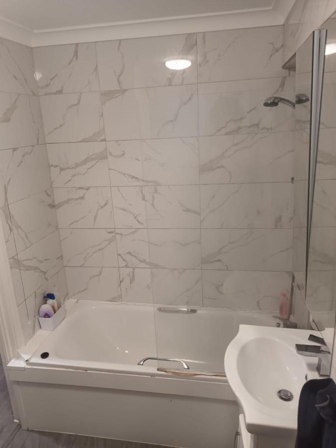 A For Male To Share With Another Male Adult Homestay London