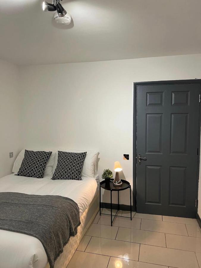 New Build 5 Bedroom In Hackney. Central Apartment London