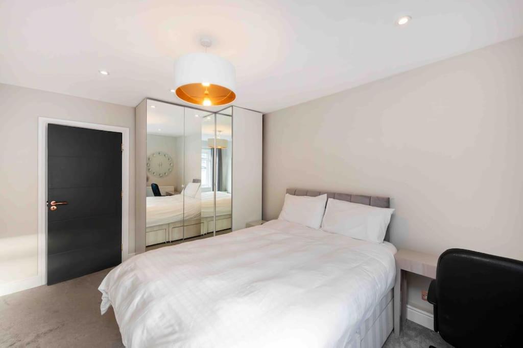 Apartamento Location In - Kings Road 3-bed With Terrace, Ac & Netflix