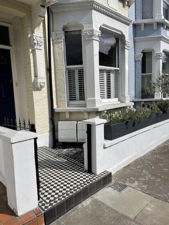 Beautiful Ground Floor Garden Flat Apartment