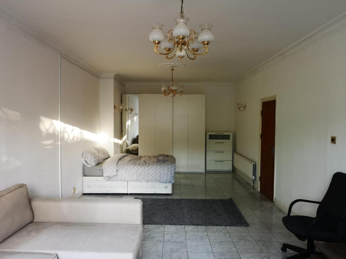 Large Spacious In Zone 2 Accommodatie bij particulieren *