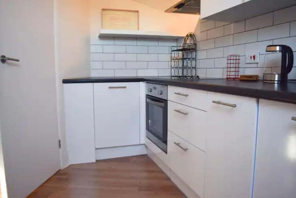 Spacious 1 Bedroom W/ Outdoor Terrace Apartamento