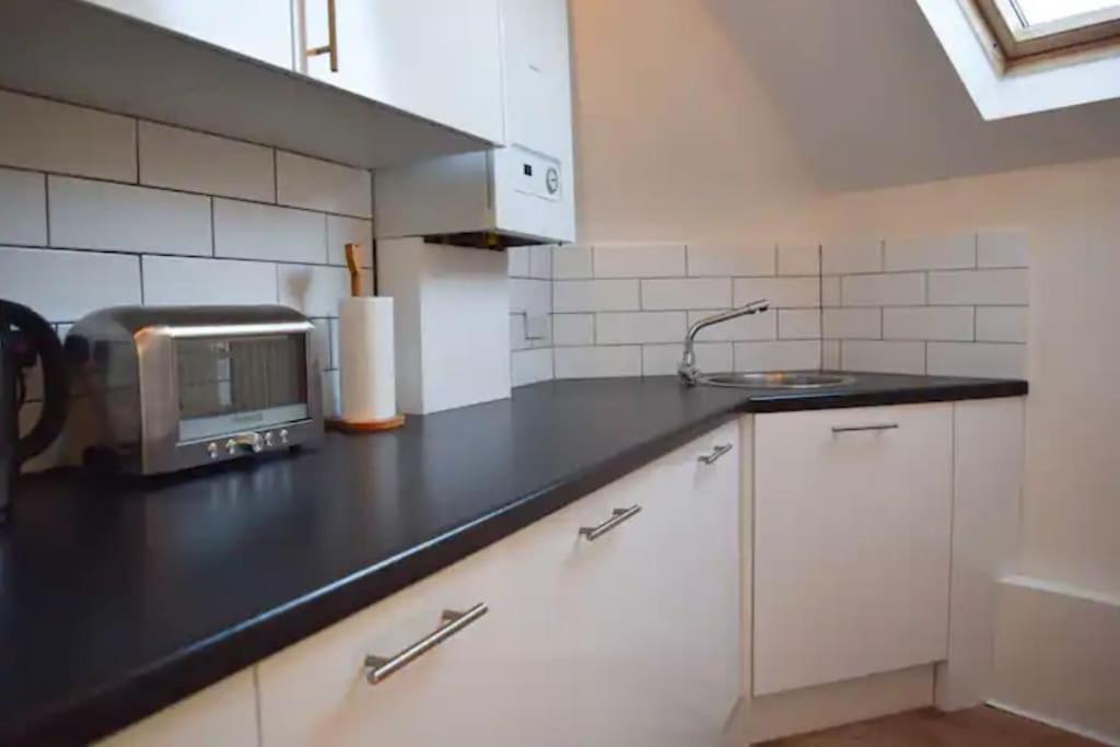 Spacious 1 Bedroom W/ Outdoor Terrace Apartamento