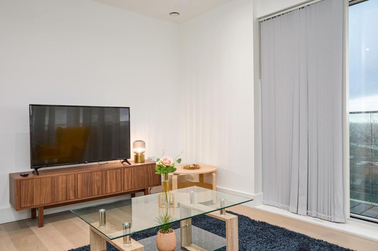 2 Bedroom Luxury With Balcony Londen