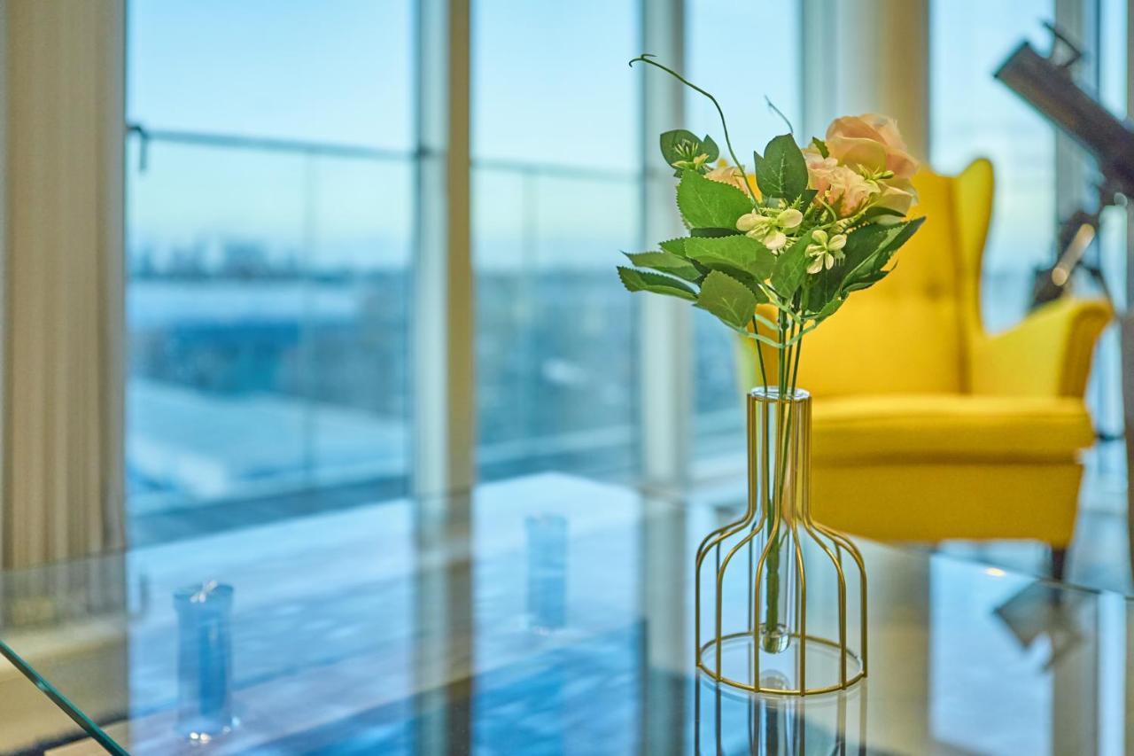 2 Bedroom Luxury With Balcony Appartement Londen