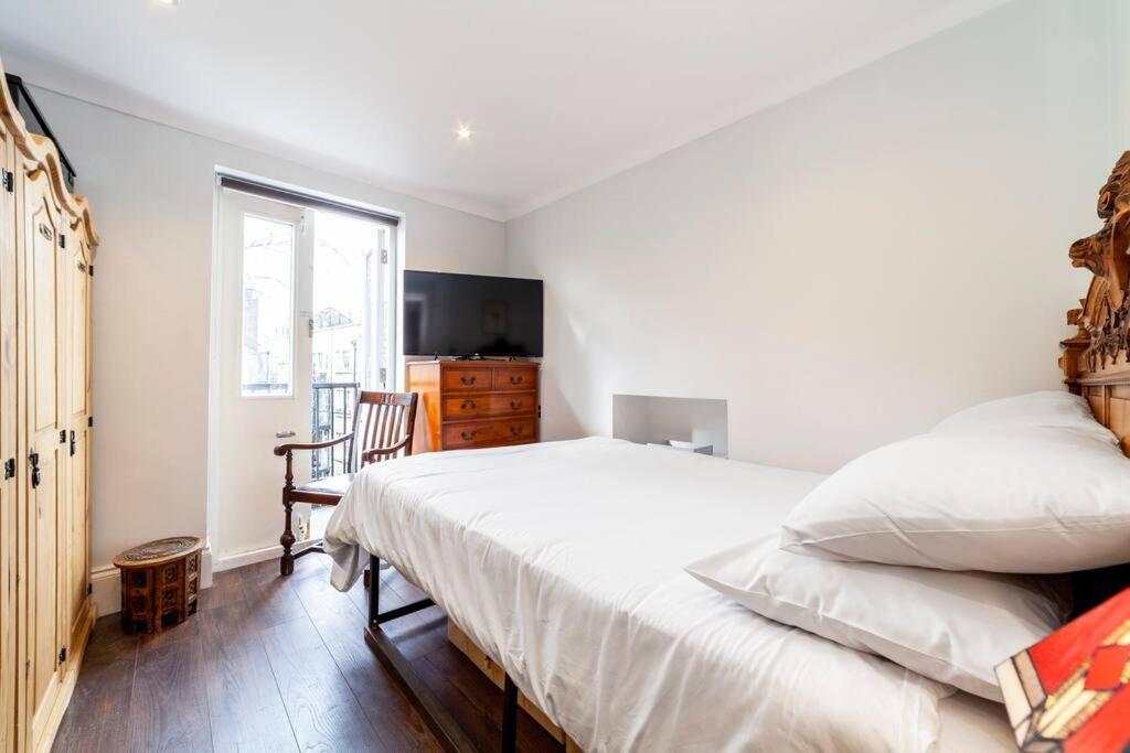 Apartment Outstanding Antique 1br Flat In Soho London