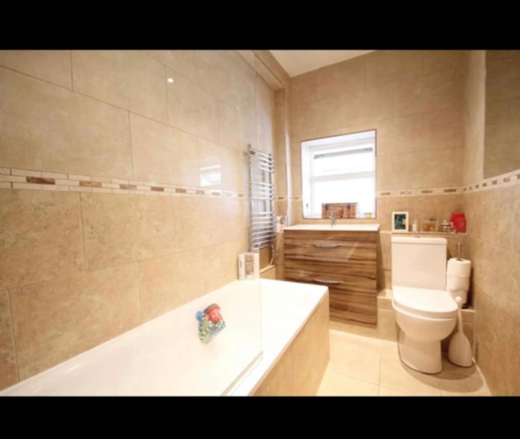 Fab Location 2 Bed Garden Flat Camden *