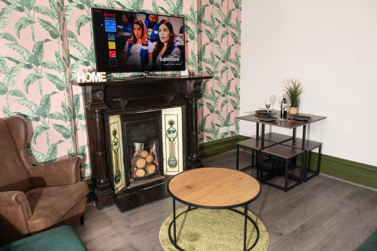 Apartamento 2 Bedroom Flat With Indoor Fireplace In Shepherds Bush, Near White Londres