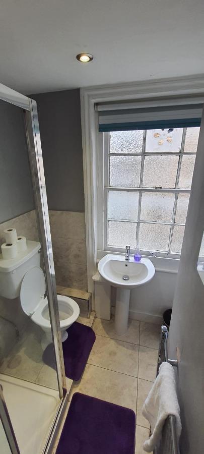 First Floor Flat Apartment London