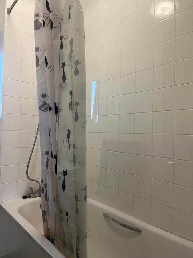 Apartment Addington House 4 Beds London