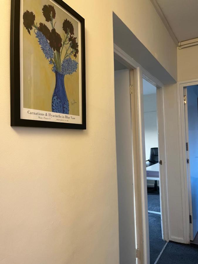 Apartment Addington House 4 Beds London
