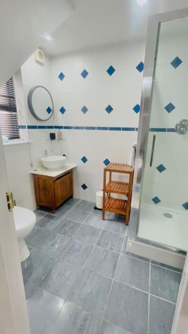 Appartement Amazing Location - Of London- 2 Bedroom Stunning Canal View House With Private Garden,parking & Balcony *