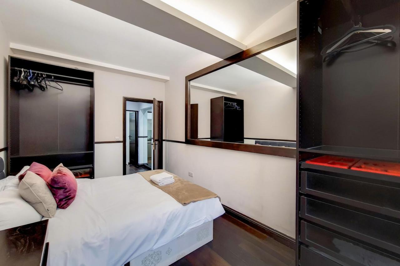 The Lyall Residences Apartment