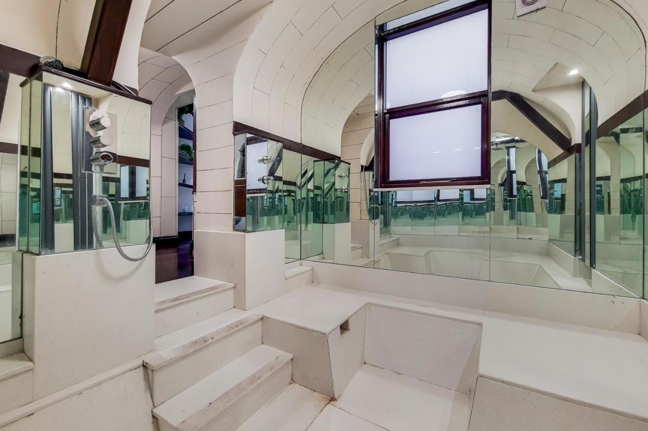 The Lyall Residences * London
