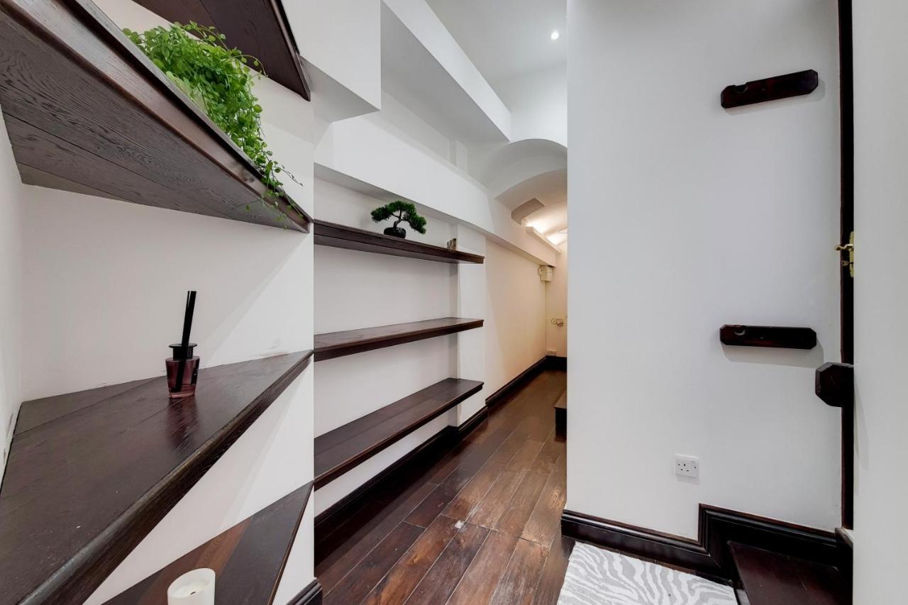 Apartment The Lyall Residences