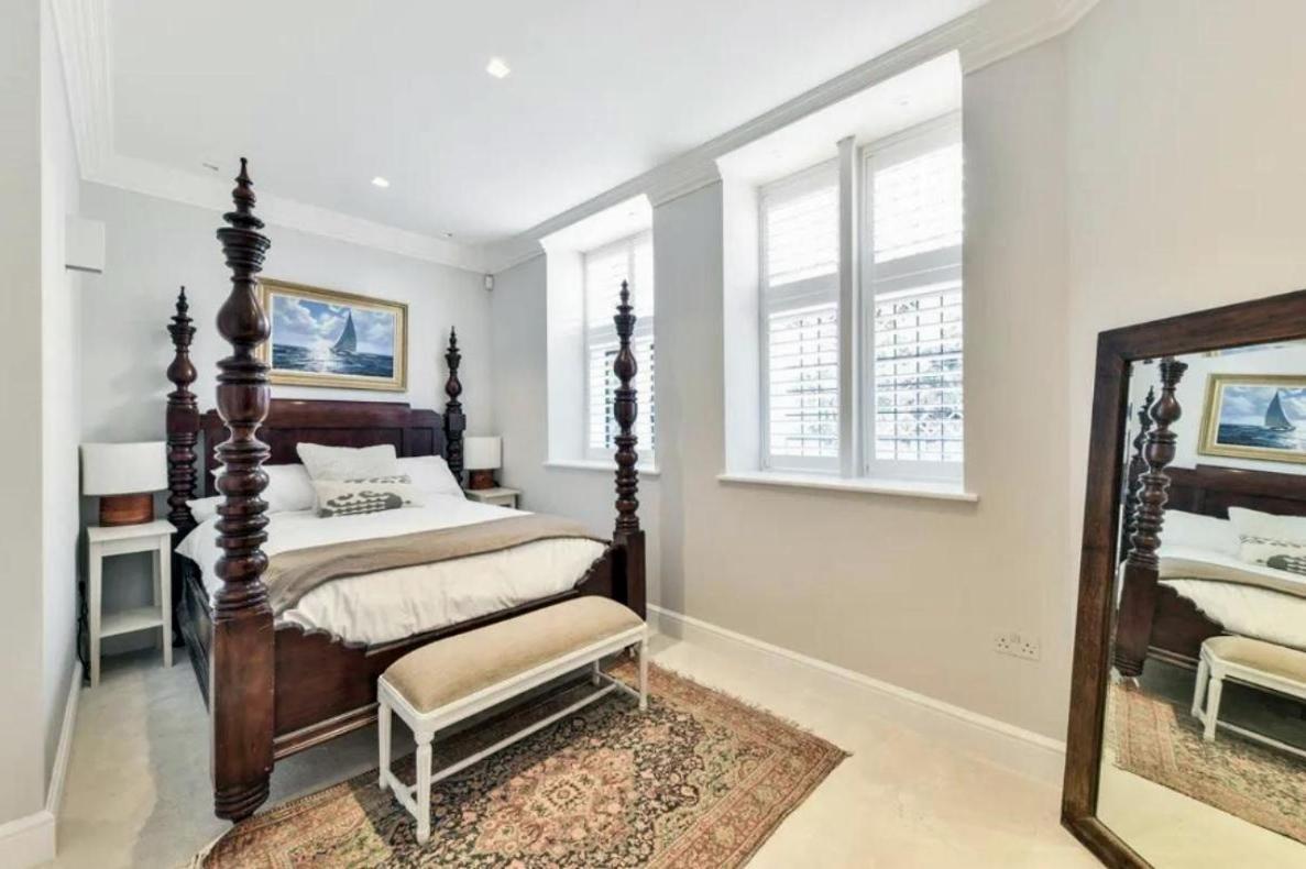 Very Bright Four Bedroom Flat Apartment London