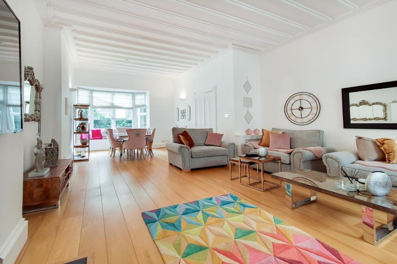 Eee Apartment London