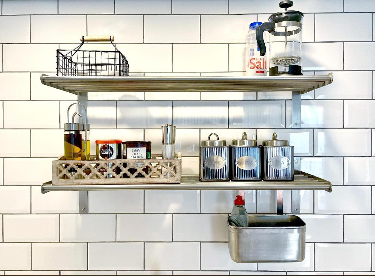 Spacious Industrial Style Apartment London