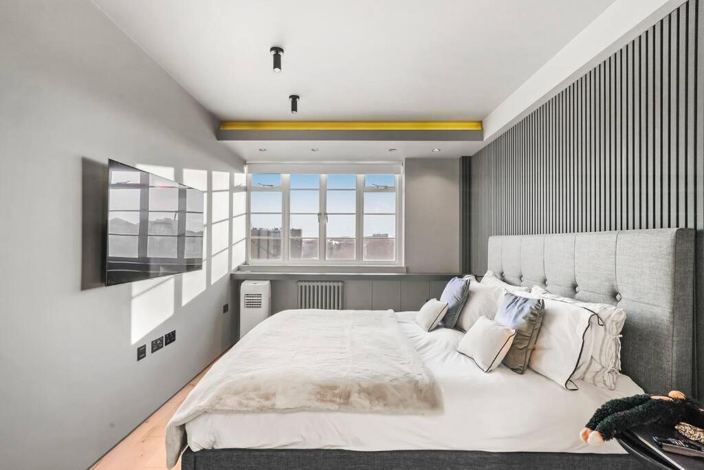 Two Bedroom Flat In Kensington * Londres