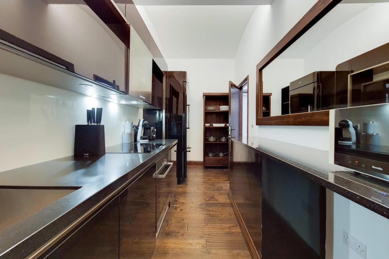 The Lyall Residences Apartment
