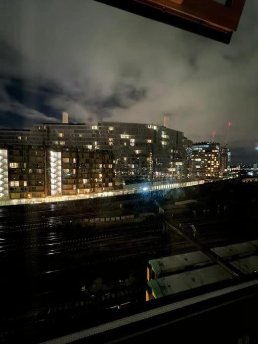 One Double Bedroom On Chelsea Bridge! Apartment *
