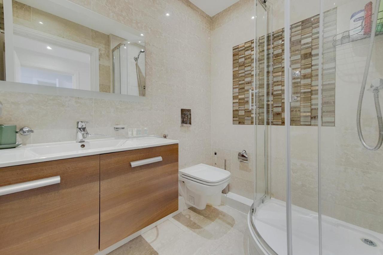 The Gloucester Residences Appartement *