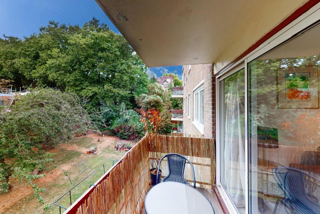 Gorgeous 2 Bed Flat With Parking And Garden Londres