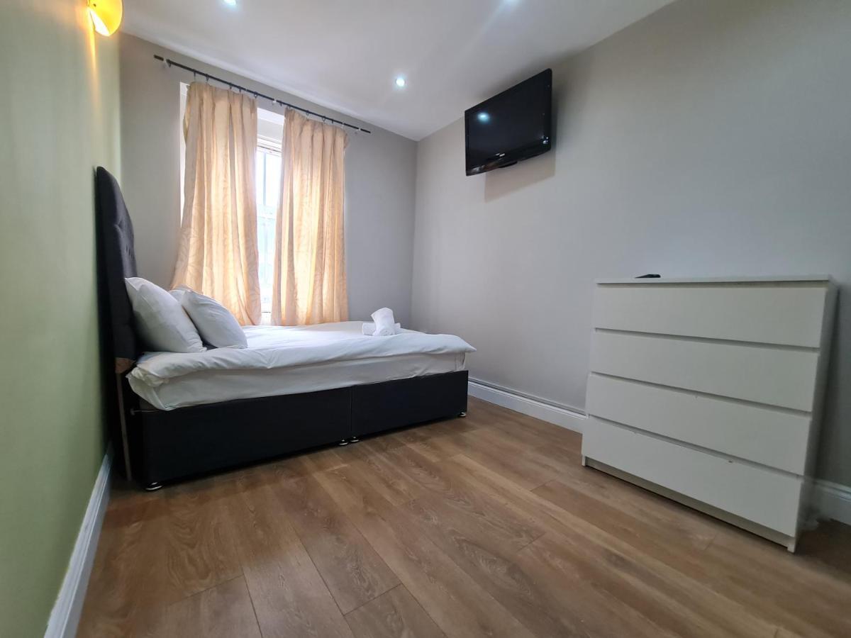Lovely En-suite Bedroom R7 * Londres