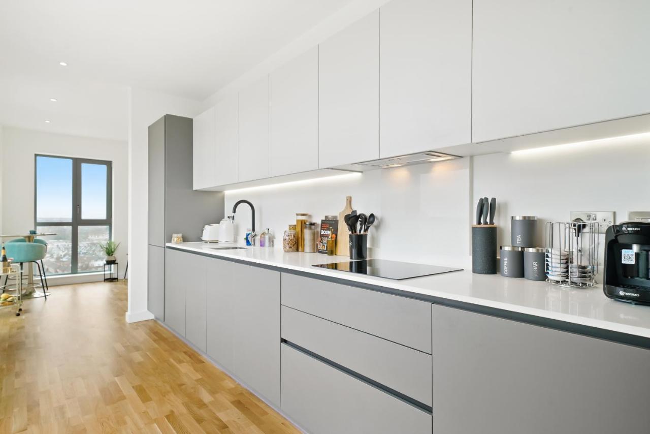 Apartment Luxury Penthouse With Enviable Views *