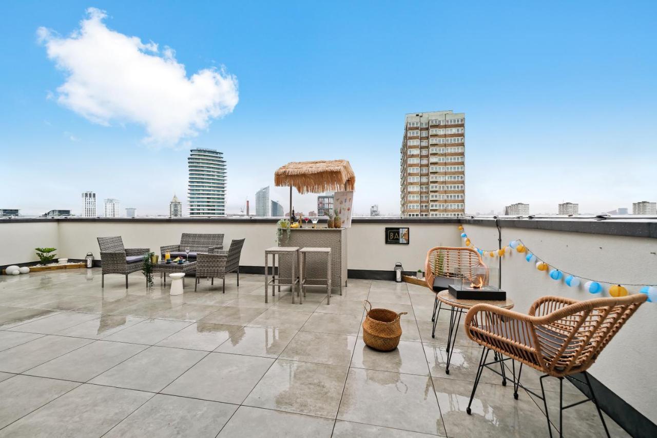 Luxury Penthouse With Enviable Views * London